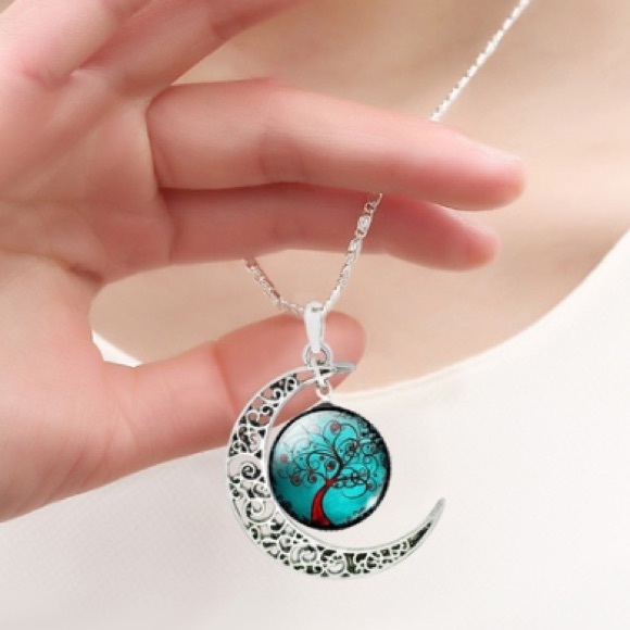 Jewelry - Tree of Life silver necklace. Free gift included.